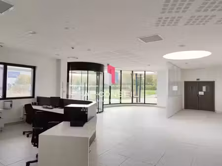 location entrepôt élancourt 78990 2486m²
