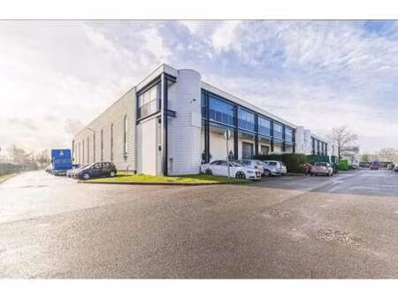 location local d’activités élancourt 78990 382m²