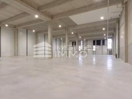 location local d'activités 1 077 m² à 2 162 m²