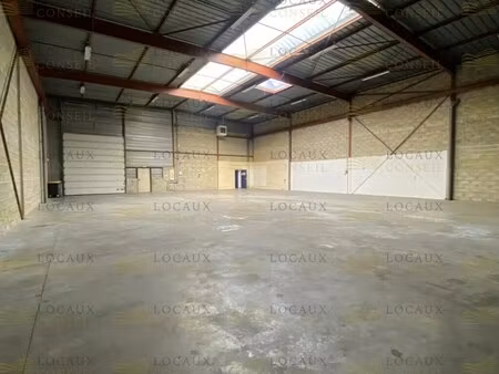 location local d'activités 450 m²