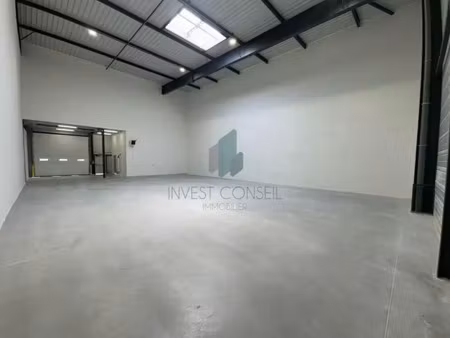 location local d'activités 385 m² à 1 347 m²