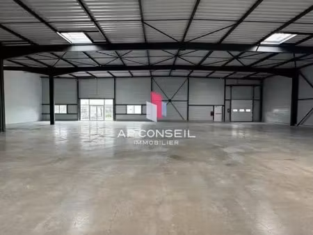 location local d'activités 700 m²