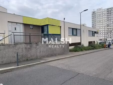 location local d'activités 576 m²