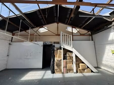 location local d'activités 130 m²