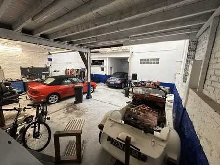 location local d'activités 297 m²