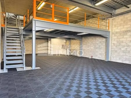 location local d'activités 203 m² à 439 m²