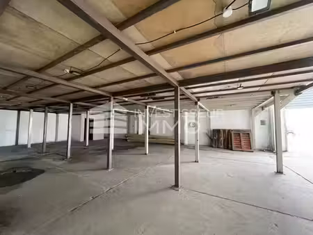 location local d'activités 515 m²