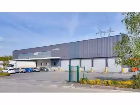 location local d’activités 3668m²