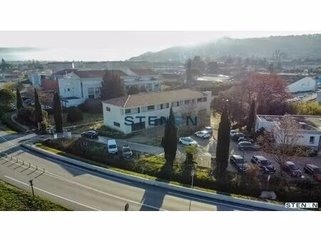 location bureaux 63 m² à 250 m²