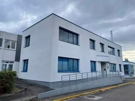 location bureaux 720 m² à 1 914 m²