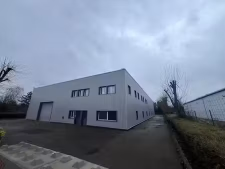 location entrepôt 1695m²