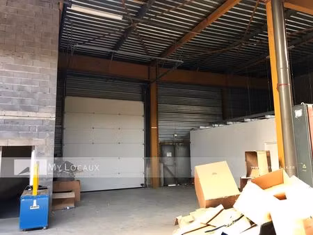 location entrepôt 647 m²
