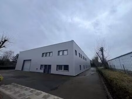 location entrepôt coignieres 78310 1695m²