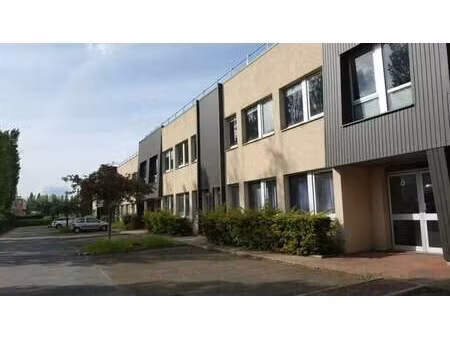 location local d'activités 443 m² à 1 344 m²