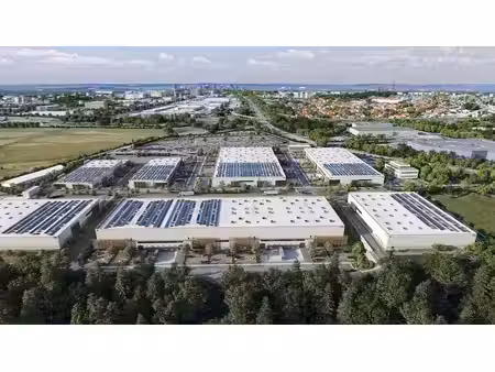 location entrepôt 5790m² à 77673m²