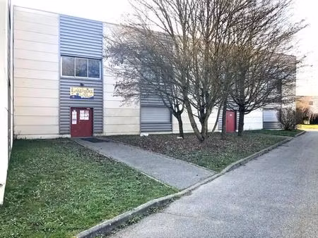 location entrepôt 862 m²