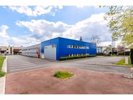 location local d'activités 1 357 m²