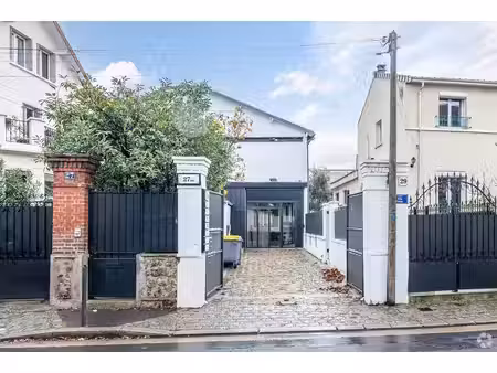 location local d’activités 700m²