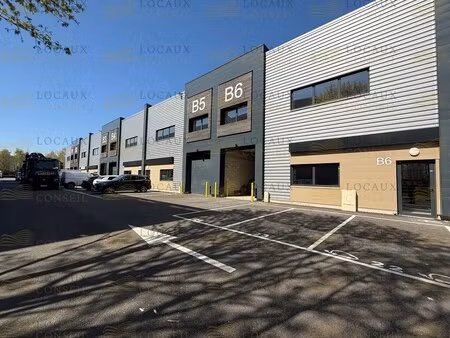 location local d’activités bussy-saint-georges 77600 230m²