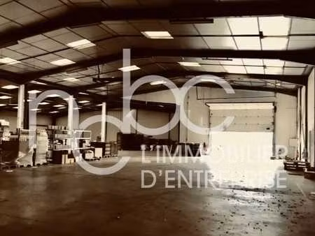 location local d'activités 1 580 m²