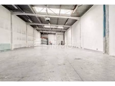 location local d'activités 420 m²