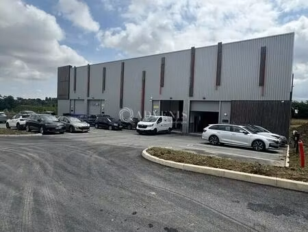 location local d'activités 439 m² à 1 756 m²