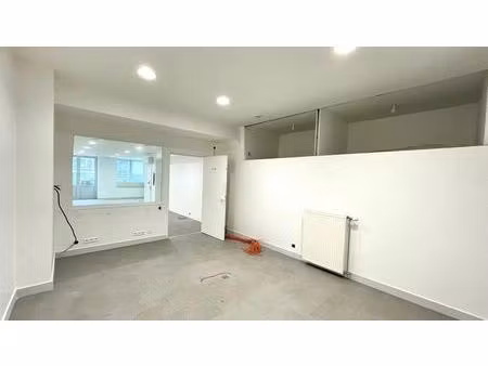 location local d'activités 105 m²