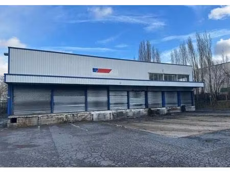 location local d'activités 1 650 m²