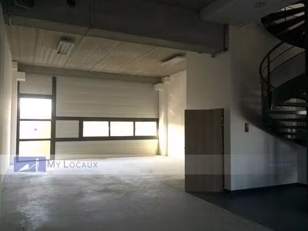 location local d'activités 231 m²