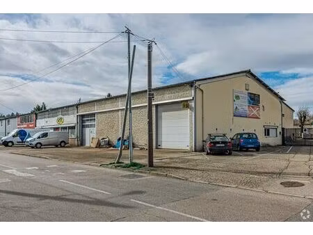 location local d’activités saint-genis-laval 69230 646m²