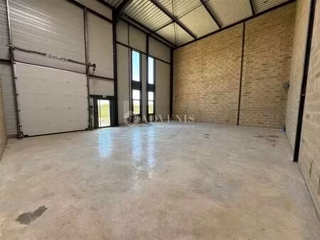 location local d'activités 125 m²