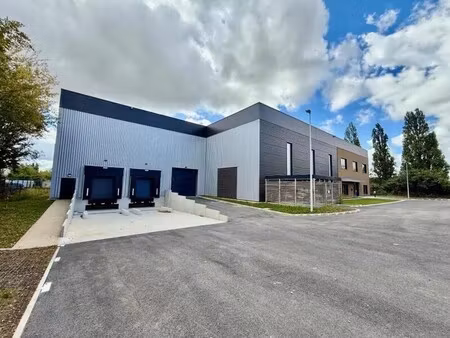 location local d’activités trappes 78190 2170m²