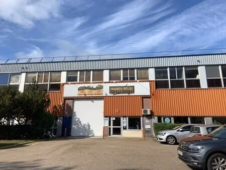 location local d’activités trappes 78190 630m²