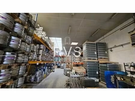 location local d'activités 490 m²