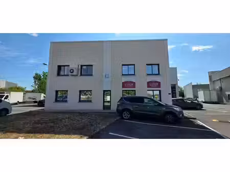 location bureaux 61 m² à 112 m²