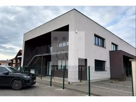 location bureaux 94 m²