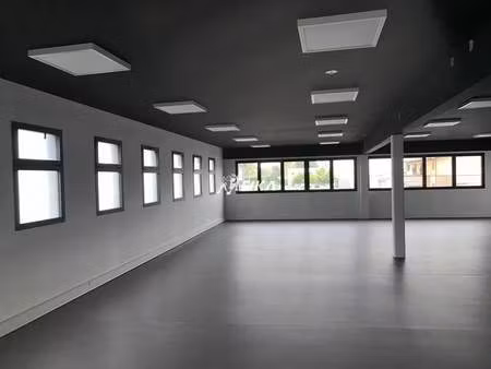 location bureaux 138 m² à 279 m²
