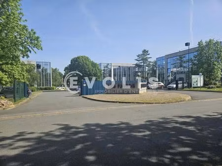 location bureaux 140 m² à 1 864 m²