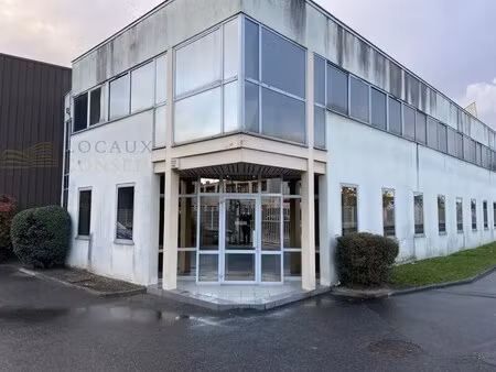 location entrepôt 953 m² à 2 167 m²