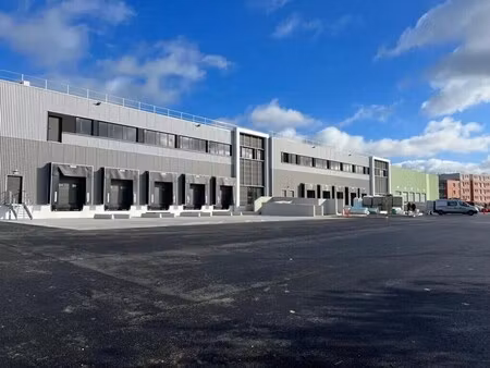 location entrepôt 2 793 m² à 12 632 m²