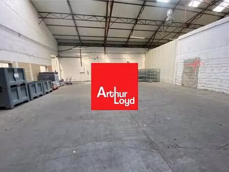 location entrepôt 591 m² à 1 206 m²