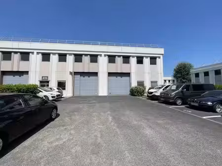 location entrepôt 30m² à 218m²