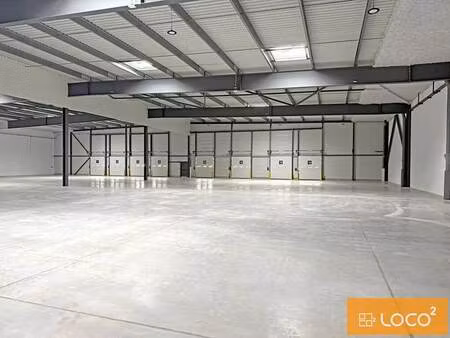 location entrepôt 6 714 m²