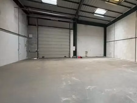 location entrepôt villepinte 93420 734m²