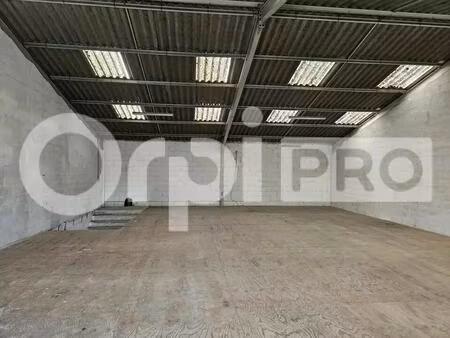 location local d'activités 320 m²