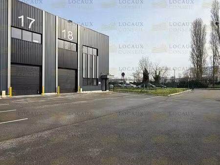 location local d'activités 268 m² à 804 m²