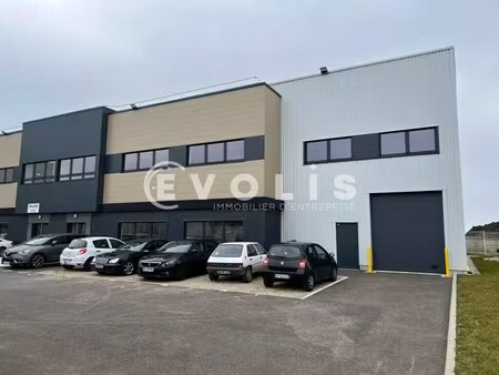 location local d'activités 524 m²