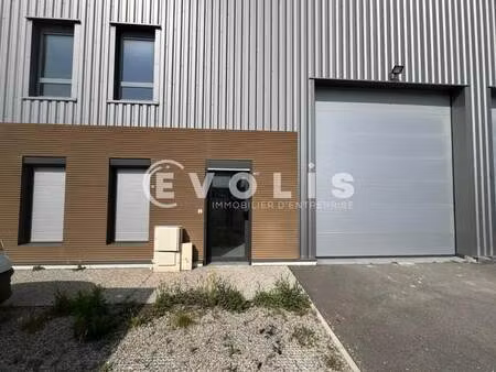 location local d'activités 46 m² à 303 m²