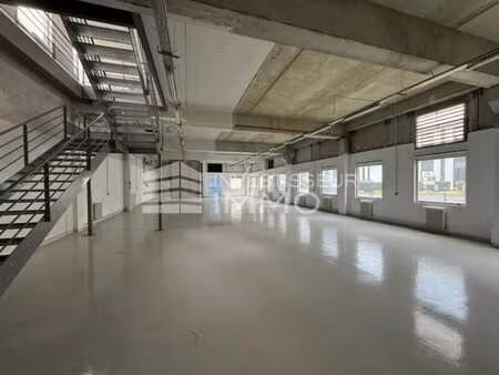 location local d'activités 300 m² à 648 m²