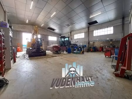 location local d'activités 622 m²